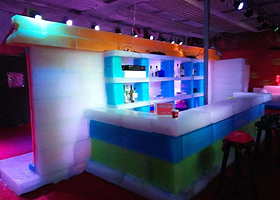 青岛新业广场冰雕展