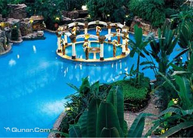 热带雨林温泉水汇酒店