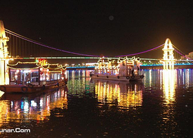 杭州钱塘江夜游