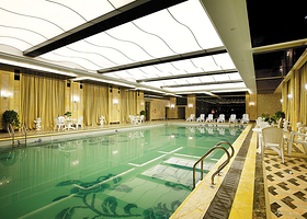碧桂园康乐中心游泳馆