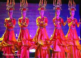 新疆巴音布鲁克《东归·印象》实景演出