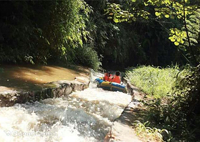 蜀南竹海万江漂流
