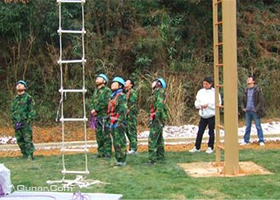 睿鹰室内真人CS银泰店