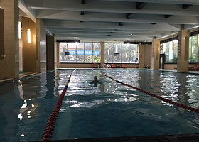 领峰恒温游泳馆