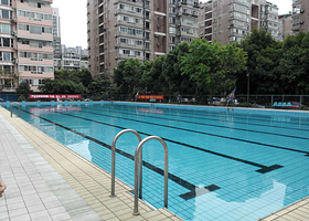 蓝天小区游泳池