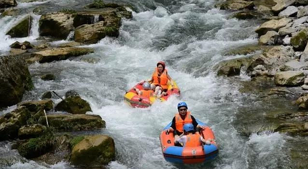 青龙峪村高山漂流