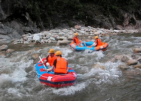 景德镇郭璞峰漂流