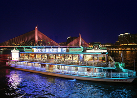 珠江夜游蓝海豚游船