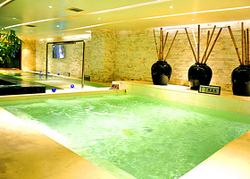 静湖泉休闲会馆