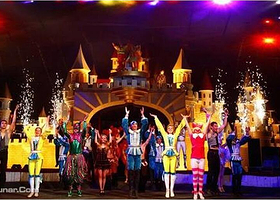 襄阳唐城名人蜡像馆