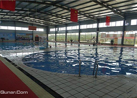 龙水温泉游泳馆