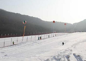 唐风嬉雪滑雪乐园
