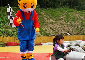 彩虹西湖儿童F1