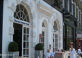 福尔摩斯酒店餐厅