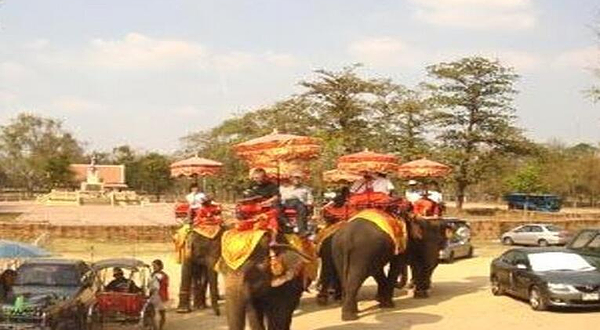 沙慕普兰大象乐园