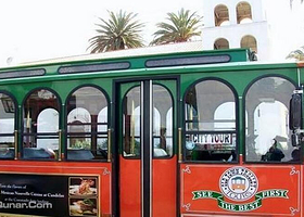 波士顿随时随下观光车