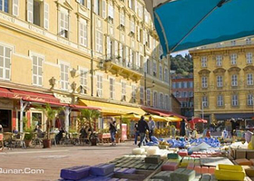 萨莱亚步行广场