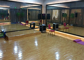 奥远龙湖游泳健身