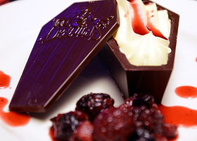 黄金海岸DRACULA’S CABARET吸血鬼餐厅