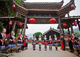 侗族情景音乐剧《行歌·玩月》