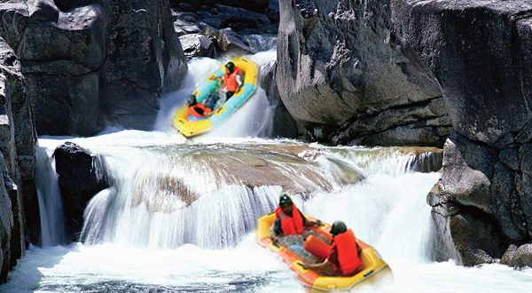 冰川蟒洞峡谷漂流