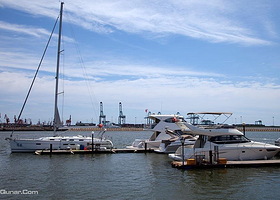 秦皇岛星聚点游艇俱乐部