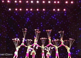 亚龙湾环球城杂技表演