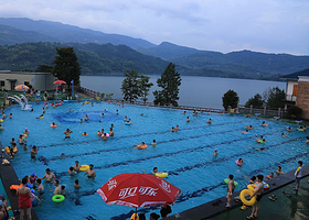 玉龙湖水上乐园