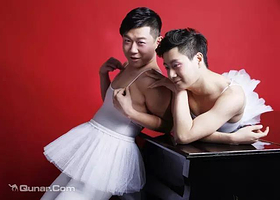 脱口秀之钢琴不是吹的