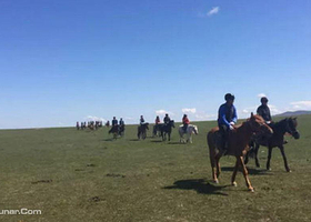 黑山头老镇云飞马场