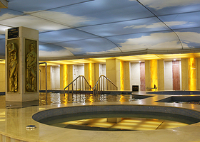 金梓源汉滴浴乐园