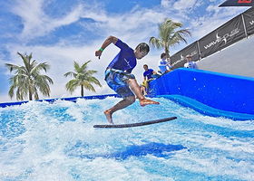 新加坡圣淘沙冲浪区Wave House Sentosa