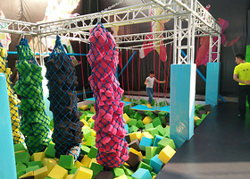 跳跃者蹦床俱乐部