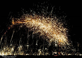 敦煌打铁花民俗表演