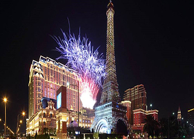 Crazy Horse Paris – 永恒的瘋馬