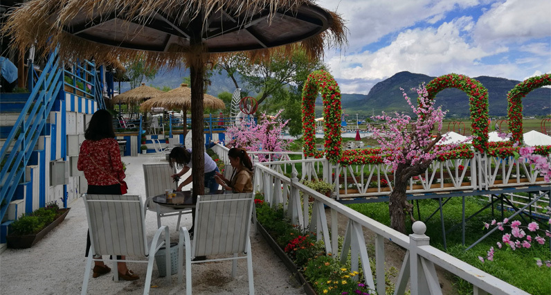 拉市海云上庄园会所