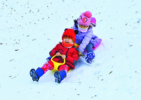 东平戏雪园滑雪场