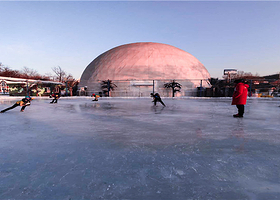 晓泽冰雪大世界（小白宫）