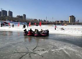 鞍山万水河冰雪大世界