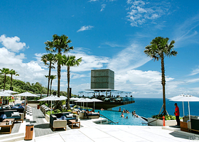 网红OMNIA海景酒吧