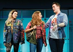 纽约百老汇《辣妹过招》