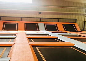 跳跳堂蹦床公园