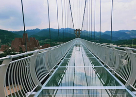 野玉海玻璃天桥