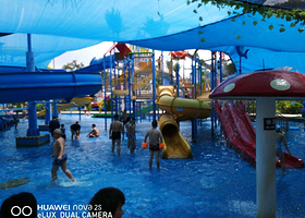 鸿河谷水上游乐园