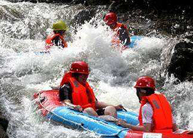 水竹湾峡谷漂流