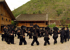 那坡黑衣壮风情园