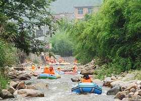 衢州龙游六春湖漂流