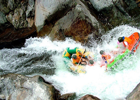 金龙峡漂流
