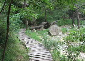 莱芜王石门天上人家旅游区