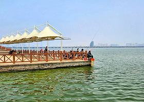 滨河城市湿地公园